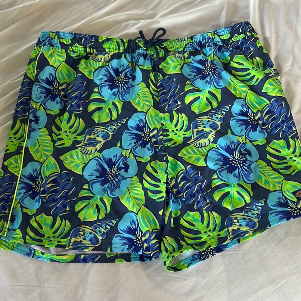 Vineyard vines performance swim trunks XL